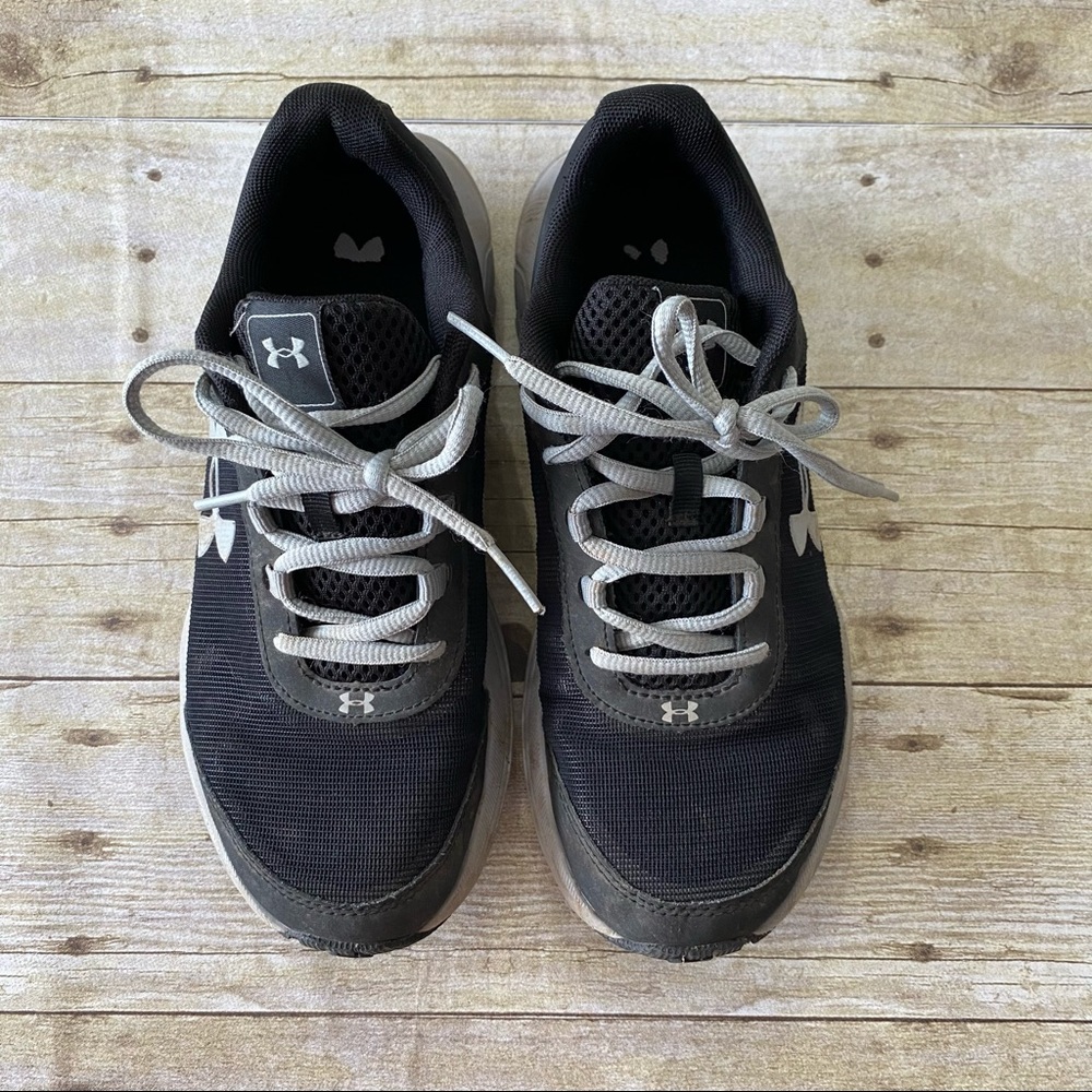 Under Armour | Sneakers size 5 youth